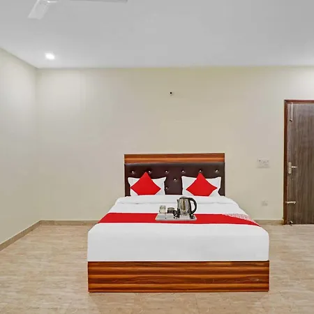 OYO Flagship 70045 Hotel Moonshine